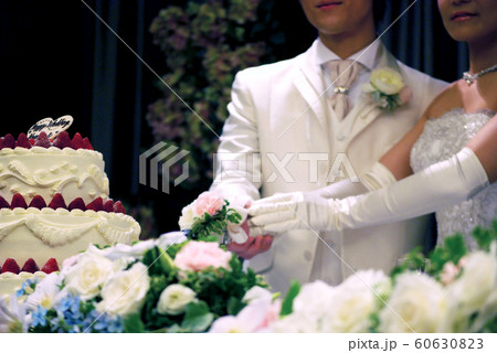結婚式 ケーキ入刀 結婚式 ケーキ入刀 60630823