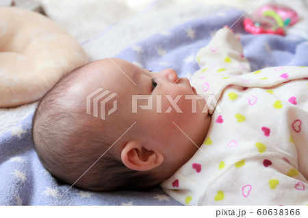 赤ちゃん 生後4ヶ月の写真素材
