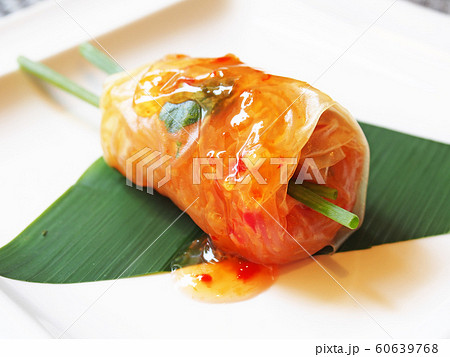 Fresh vietnamese style spring roll Fresh vietnamese style spring roll 60639768