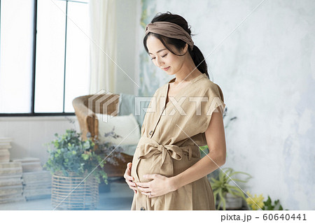 妊婦　臨月　マタニティ 60640441