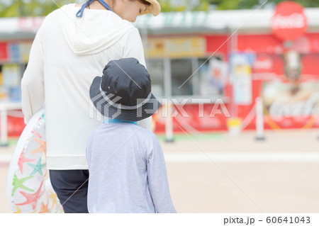 6 years old 6 years old 60641043