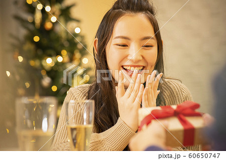 クリスマス　プレゼント交換　　 60650747