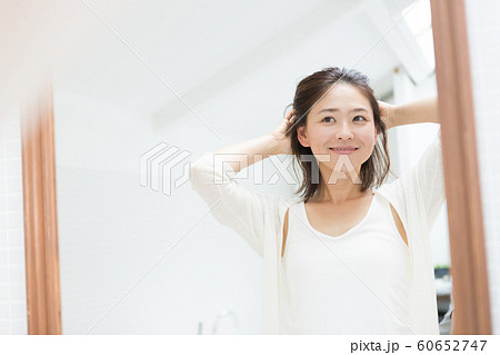 a thirty-something woman a thirty-something woman 60652747