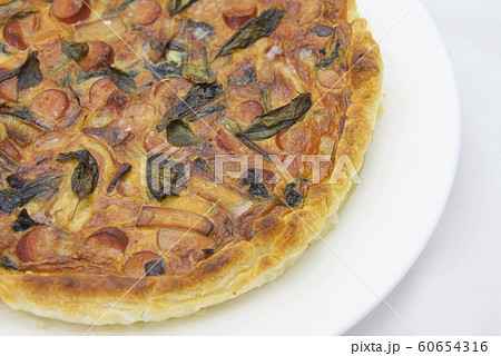 キッシュのイメージ（白バック） 60654316