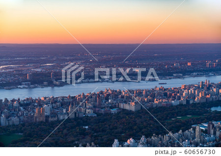 ニューヨーク ニューヨーク アッパーウエストサイドの住宅街 航空写真 の写真素材