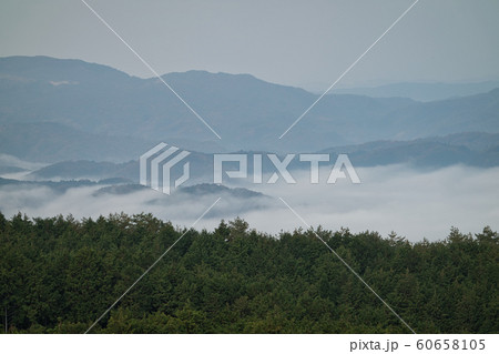 《岡山県》本宮山 雲海の風景 《岡山県》本宮山 雲海の風景 60658105