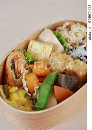 2種類の炊き込みご飯のわっぱ弁当 2種類の炊き込みご飯のわっぱ弁当 60660413