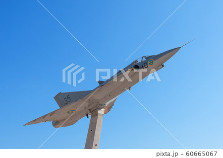 スウェーデン空軍サーブJ35ドラケンのゲートガード スウェーデン空軍サーブJ35ドラケンのゲートガード 60665067