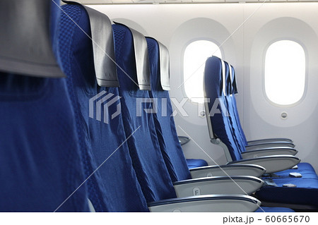 空席の飛行機内 60665670
