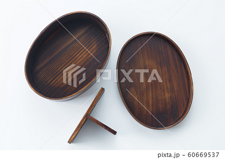 お弁当箱 60669537