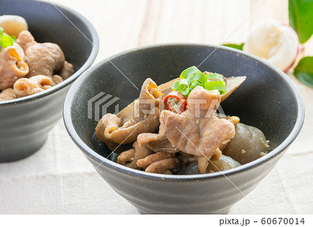 豚モツの味噌煮 60670014
