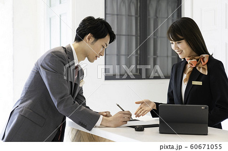 ホテル　フロント 60671055