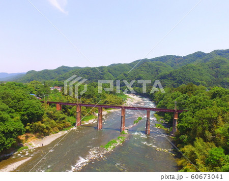 荒川橋梁〜ドローンで空撮(埼玉県秩父郡長瀞町長瀞・皆野町下田野) 荒川橋梁〜ドローンで空撮(埼玉県秩父郡長瀞町長瀞・皆野町下田野) 60673041