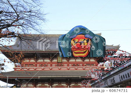 台東区浅草 年末年始の仲見世通り 台東区浅草 年末年始の仲見世通り 60674731