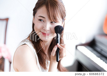 女性のポートレート　メイク 60686372