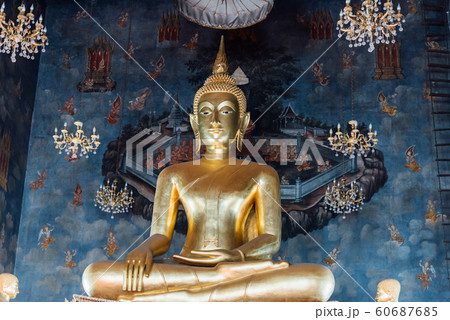 Wat Ratchanatdaram and Loha Prasat (iron castle) 60687685