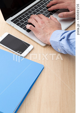 パソコン 60689156