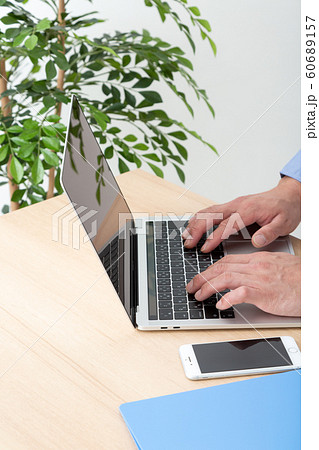 パソコン 60689157