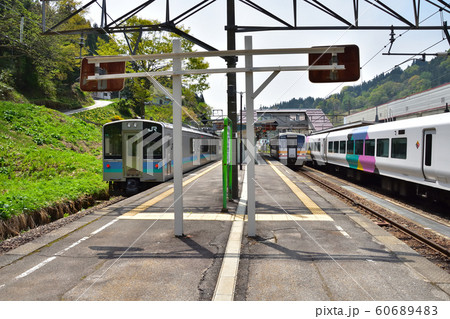 長野 JR南小谷駅構内に停車中のE127系、E257系、キハ120系 長野 JR南小谷駅構内に停車中のE127系、E257系、キハ120系 60689483