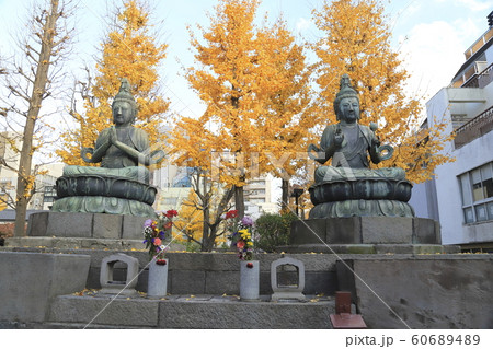 浅草　浅草寺境内にある「二尊仏」  60689489
