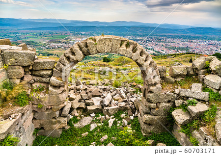 Ruins of the ancient city of Pergamon in Turkey 60703171