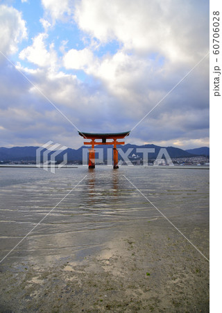 <広島県>宮島　厳島神社（嚴島神社）の大鳥居 60706028