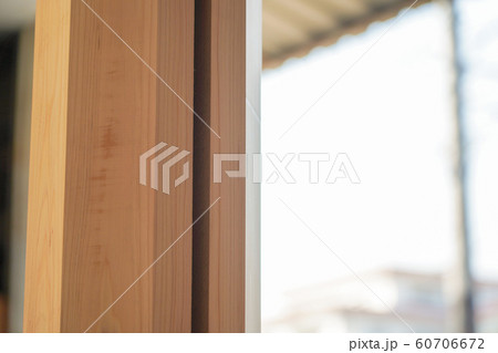 背割された柱 60706672