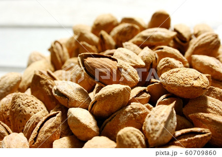 ナッツ 60709860