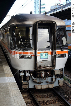 名古屋駅に停車する キハ85系 ワイドビュー南紀(貫通扉車） 60714657