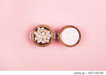 Collagen in capsules and in powder Collagen in capsules and in powder 60716299