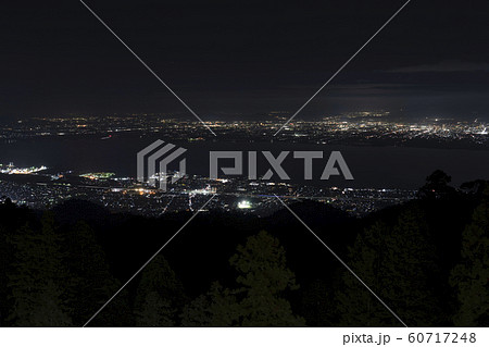 比叡山延暦寺より望む琵琶湖の夜景 60717248