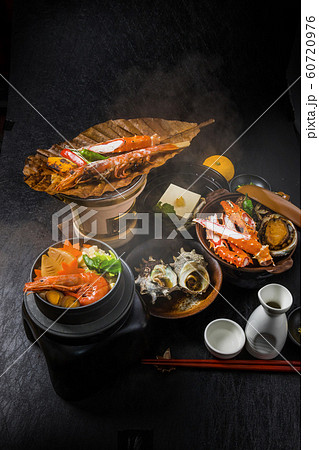 日本食　海産物料理　Typical Japanese food, seafood platter 60720976