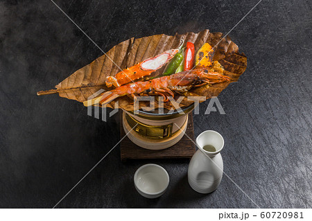 日本食　海産物料理　Typical Japanese food, seafood platter 60720981