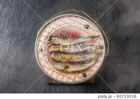 こまい(氷下)の炭焼きGrilled Saffron cod (Eleginus gracilis) 60723016