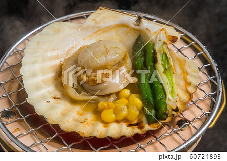 ほたて貝のグリル　Common fresh scallop butter grilled 60724893