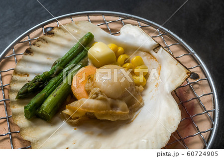 ほたて貝のグリル　Common fresh scallop butter grilled 60724905