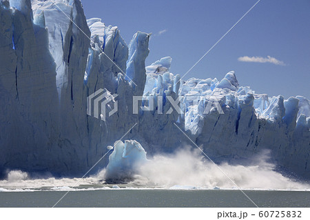 Ice calving from the Perito Moreno Glacier - Argentina Ice calving from the Perito Moreno Glacier - Argentina 60725832