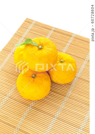 ゆず　柚子　ユズ　柑橘類 60728604