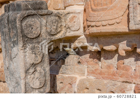マヤ カーバ遺跡 神殿 マヤ カーバ遺跡 神殿 60728821