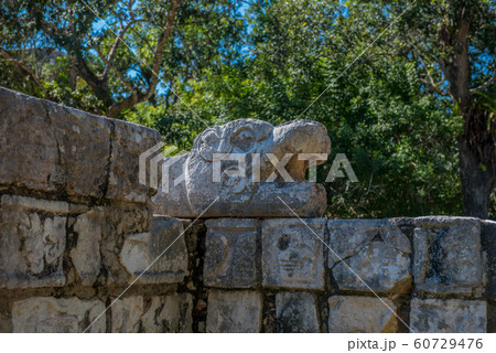 マヤ遺跡　チチェン・イツァ　 60729476