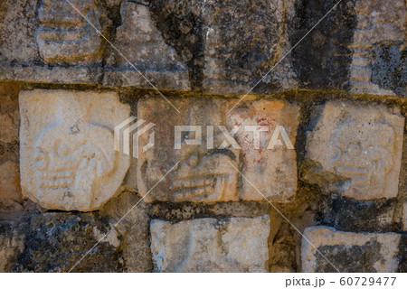 マヤ遺跡　チチェン・イツァ　 60729477