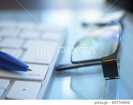 ビジネスイメージ・メガネ・キーボード ビジネスイメージ・メガネ・キーボード 60734608