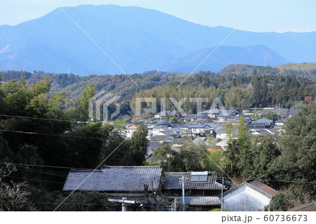 紫尾山と「さつま町の町並み」 60736673