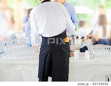 Professional male bartender 60736699