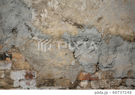 Old wall renovation 60737248