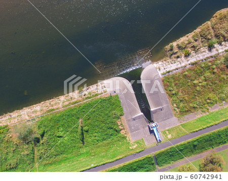 多摩川の「樋門」〜ドローンで空撮（東京都立川市錦町5丁目） 60742941