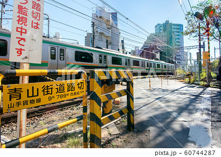 青山街道踏切 60744287