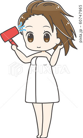 髪を乾かすバスタオルの女性 60747965