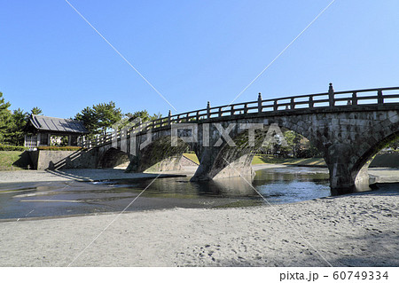 晴れの日の石橋記念公園を流れる川 晴れの日の石橋記念公園を流れる川 60749334