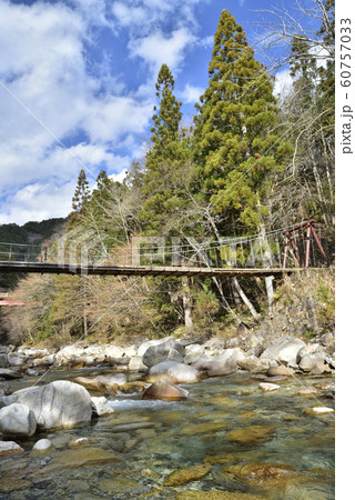 【長野県南木曽町・柿其渓谷】恋路のつり橋 【長野県南木曽町・柿其渓谷】恋路のつり橋 60757033